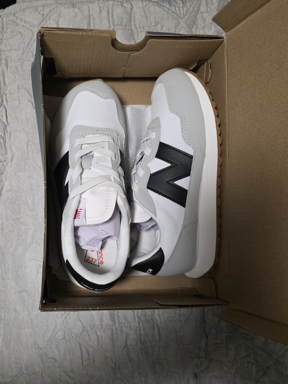 Kids's White & Black 237 Bungee Sneakers Sz 2.5 wide